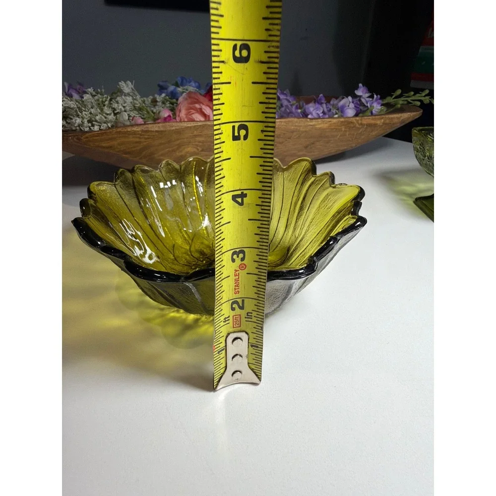 Vintage Indiana Glass Lily Pons sunflower bowl in avocado green